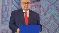 Usmanov Alisher dari Rusia terpilih sebagai Presiden Federasi Anggar Internasional (FIE)