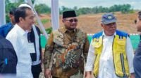 Yaqut Cholil Qoumas (tengah)